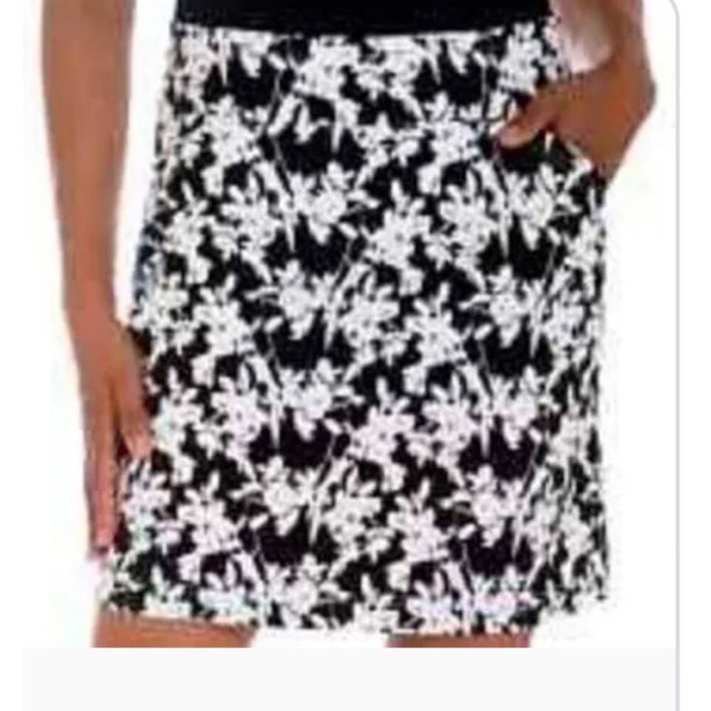 Mario Serrani black and white floral skort XS